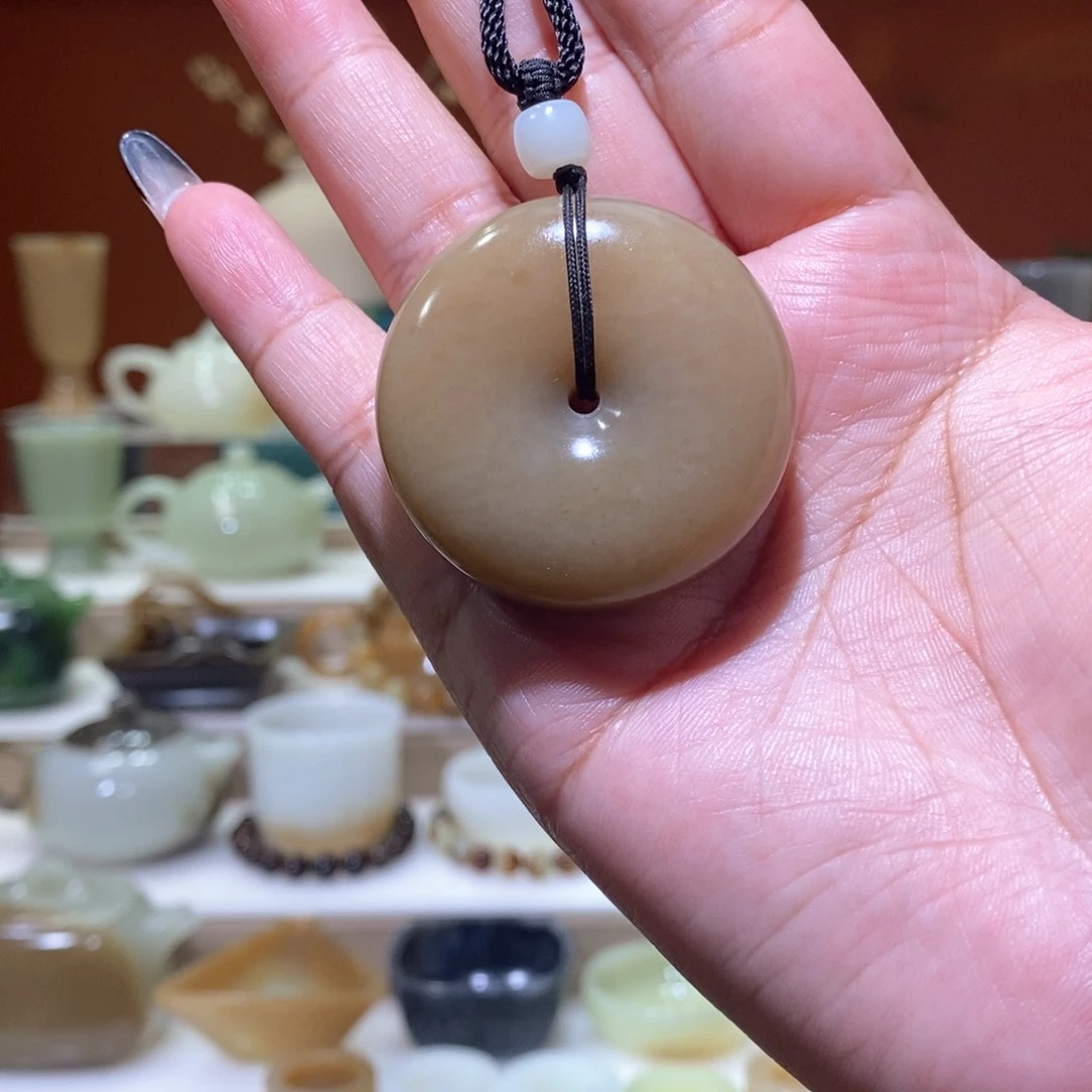 未镶嵌和田玉挂件且末纯糖平安扣