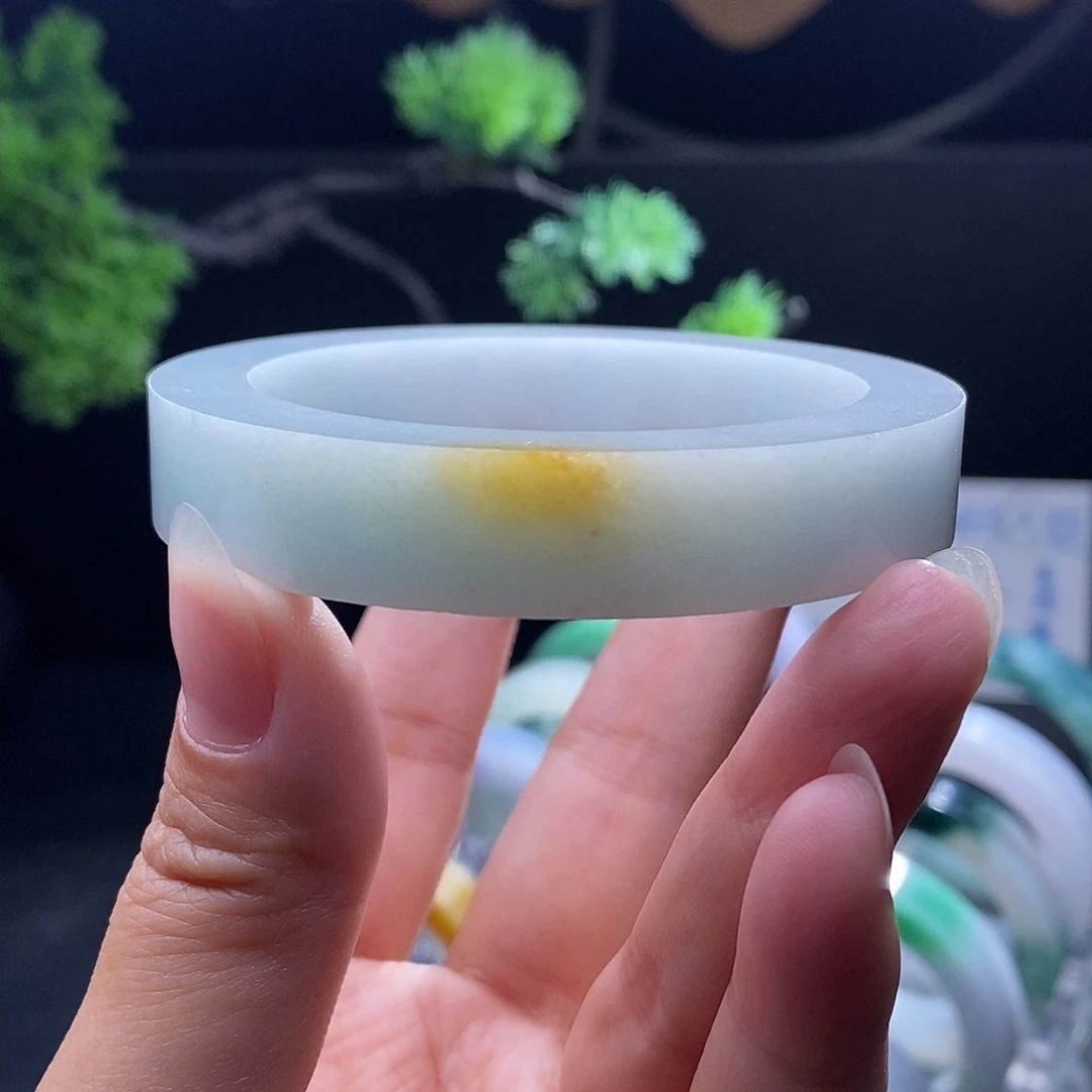 定制翡翠未镶嵌翡翠手镯