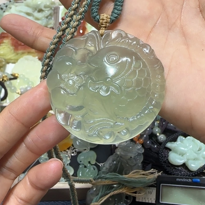 蛇纹石玉未镶嵌吊坠