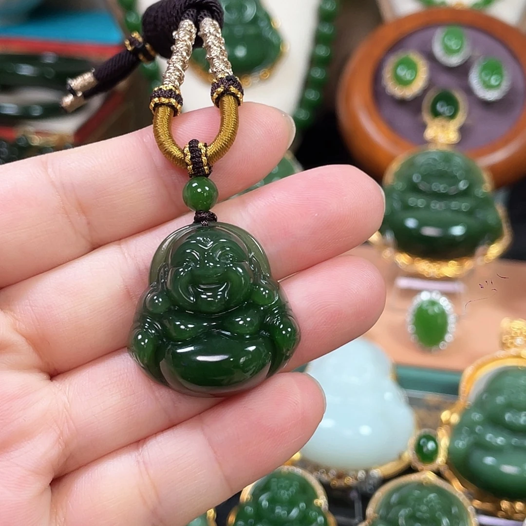 和田玉（碧玉）未镶嵌颈饰辣绿佛公30