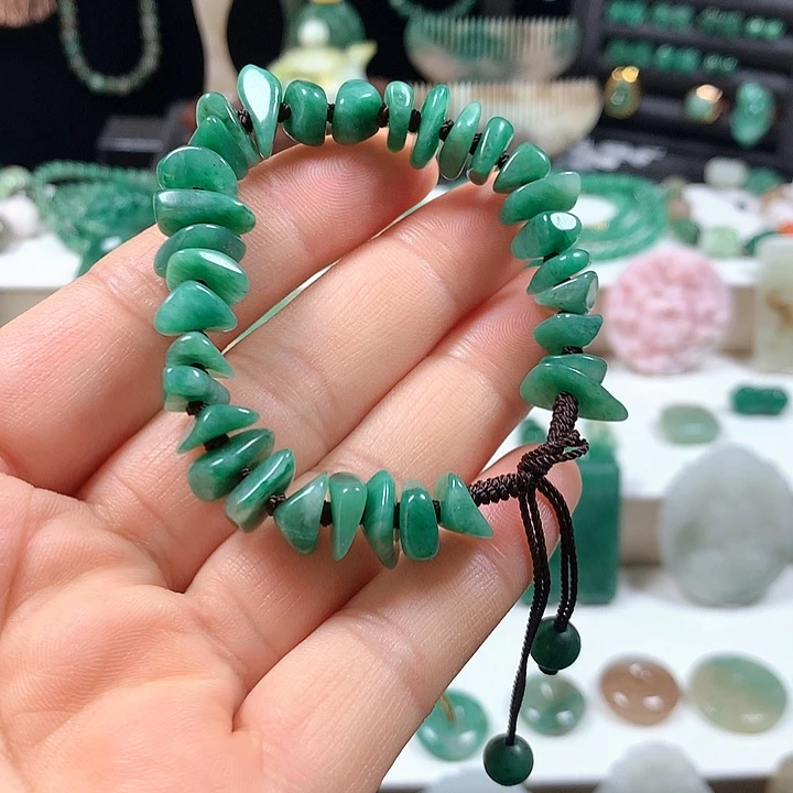 未镶嵌独山玉颈饰