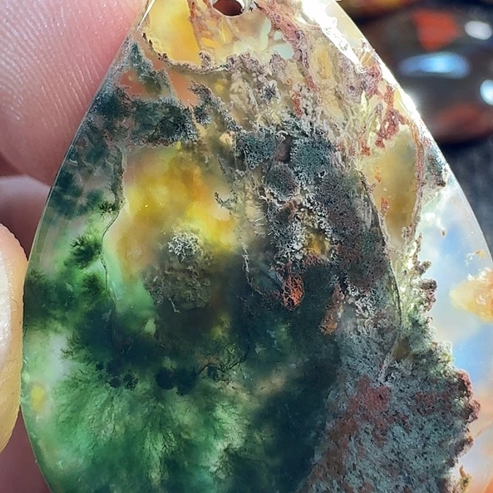 绿***园玛瑙/玉髓未镶嵌颈饰