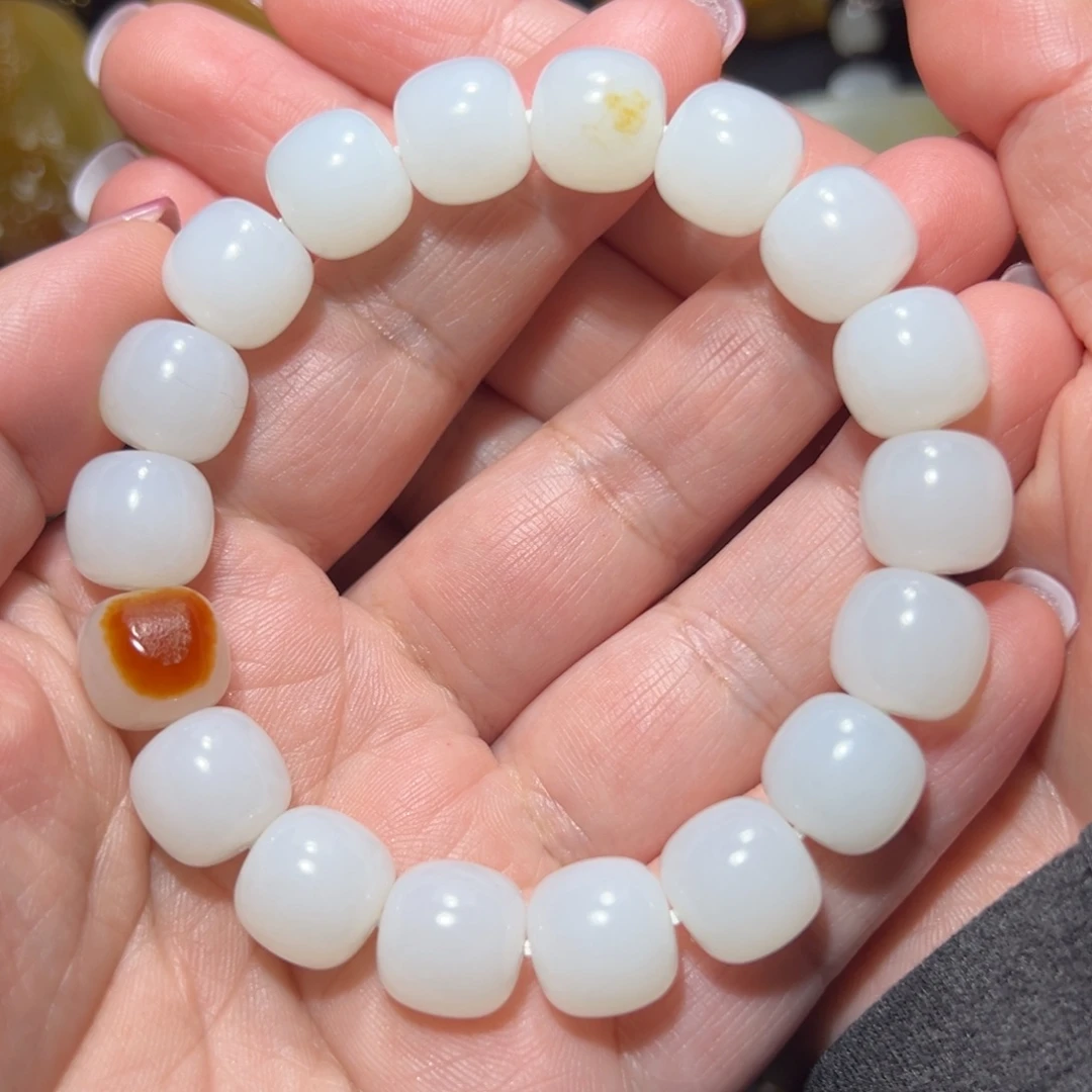 百***明和田玉未镶嵌颈饰