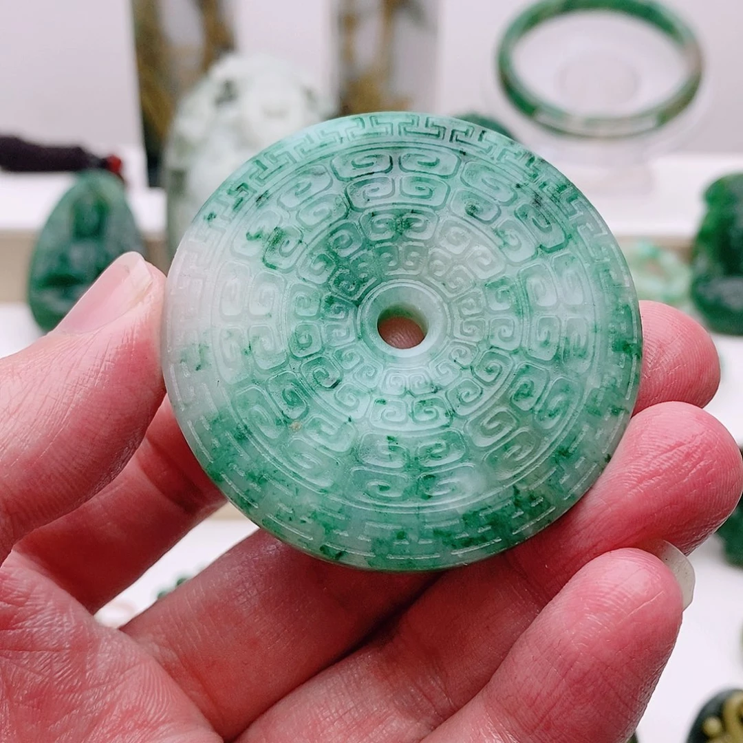 我***对独山玉未镶嵌吊坠