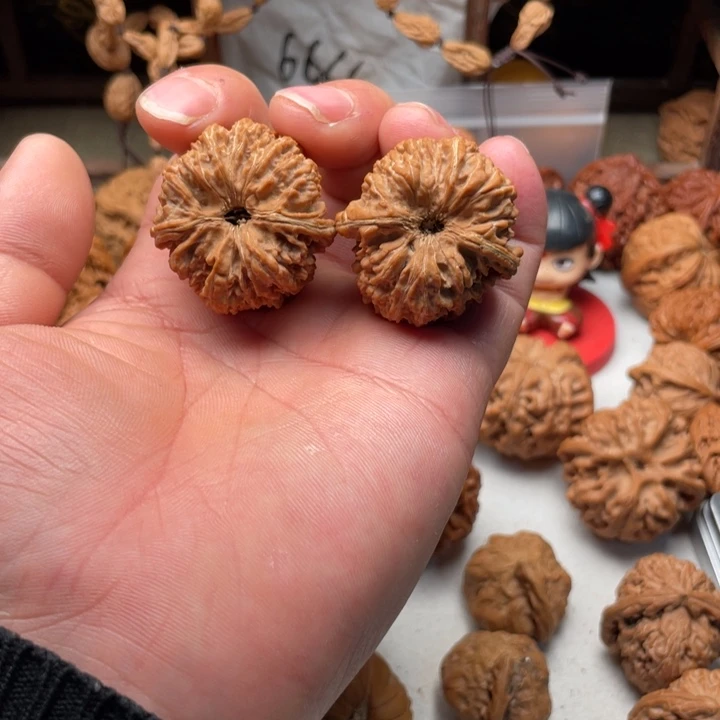 虎***壹文玩核桃吊坠137狮子头