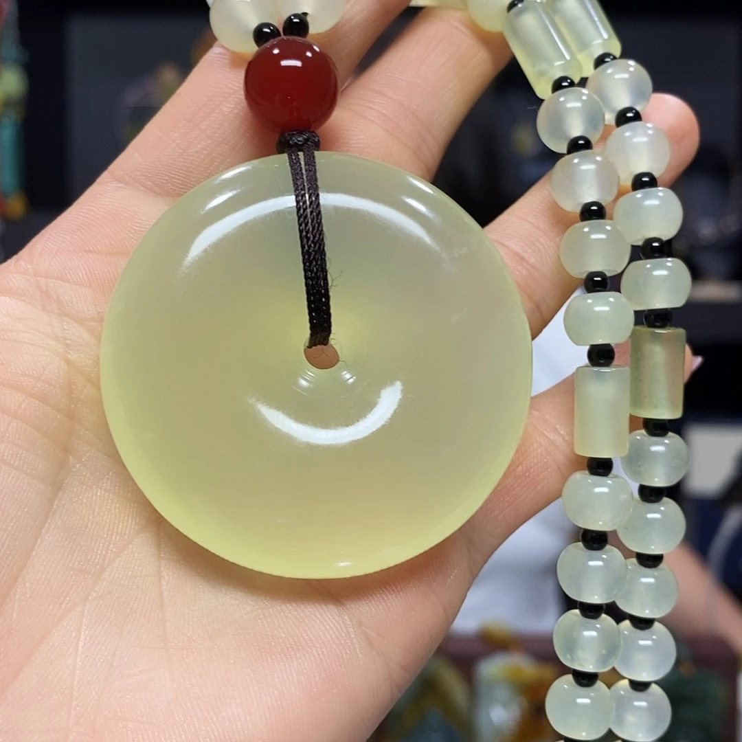 岫玉未镶嵌挂件吊坠