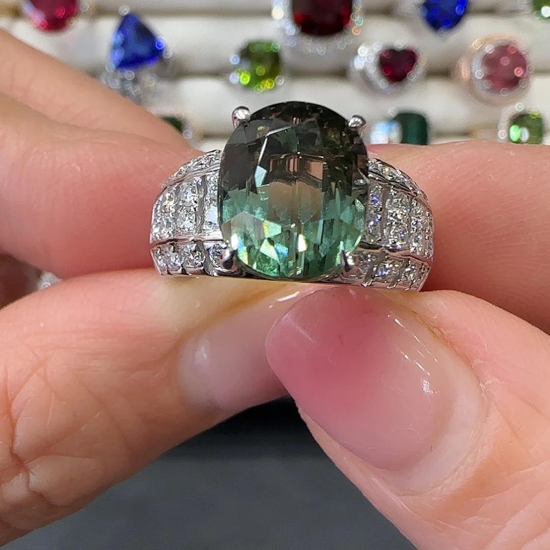戒指18K金镶嵌碧玺6.69ct