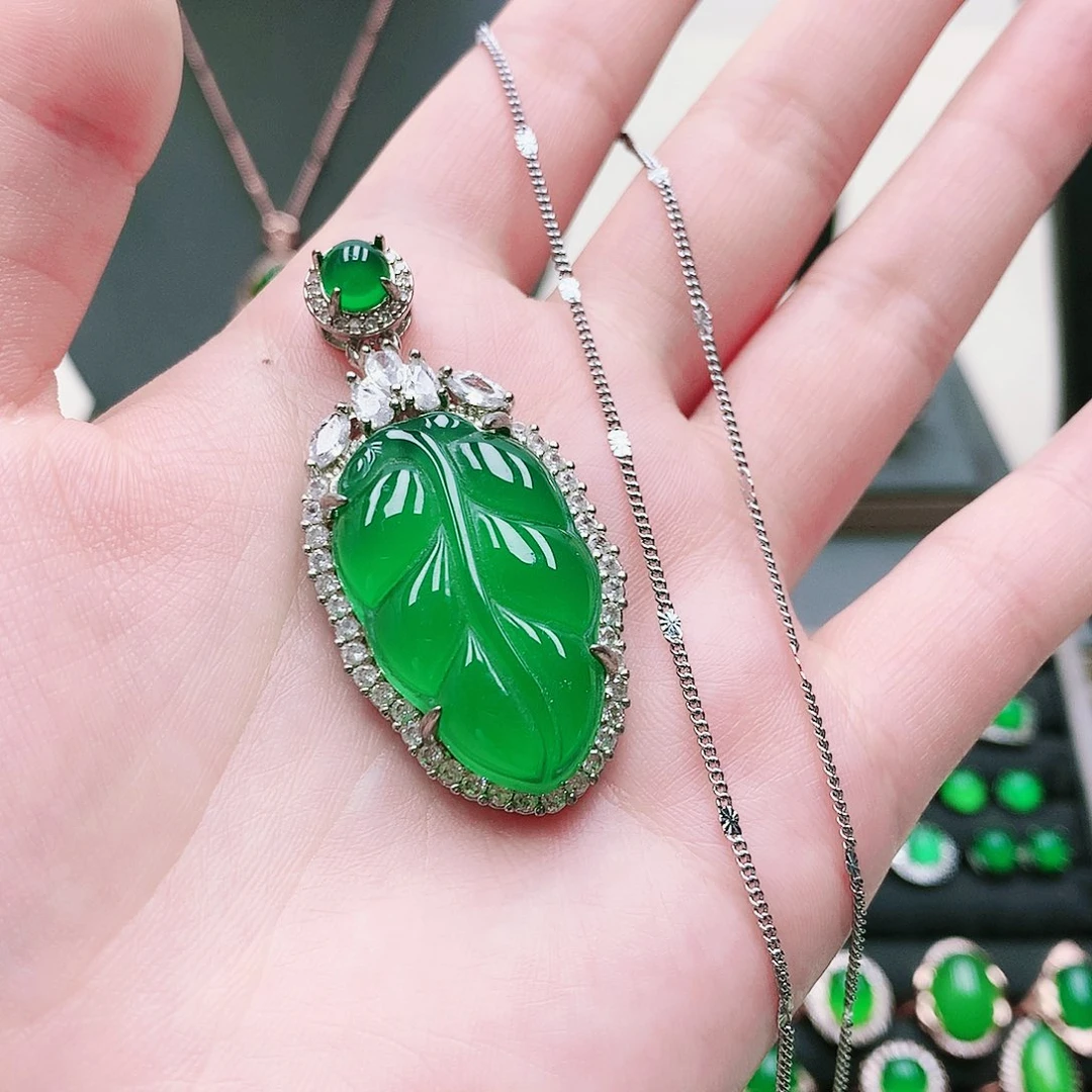 【闪购商品】玛瑙/玉髓吊坠(赠链)合金