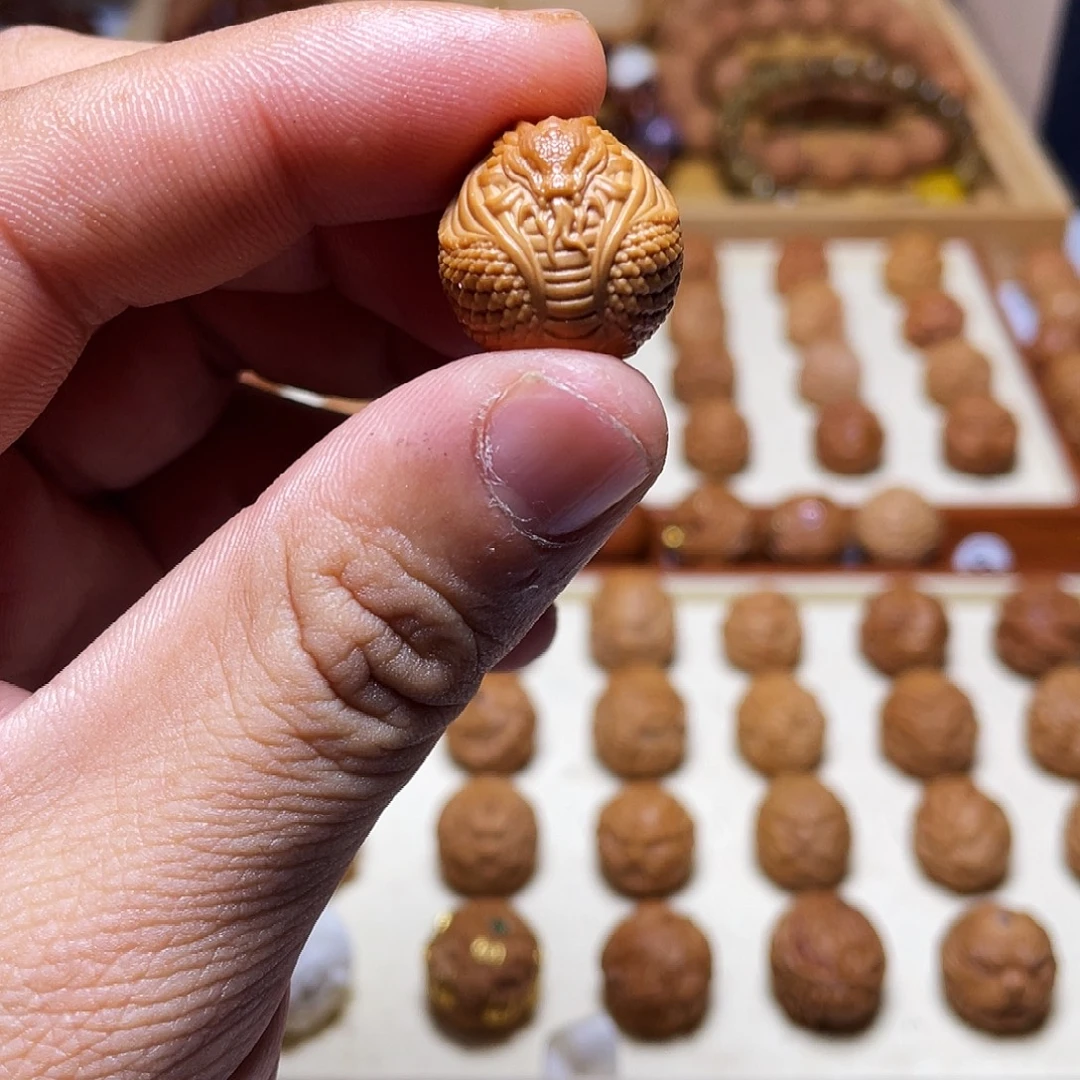 吊坠猴头核桃18左右猴头核桃蛇王