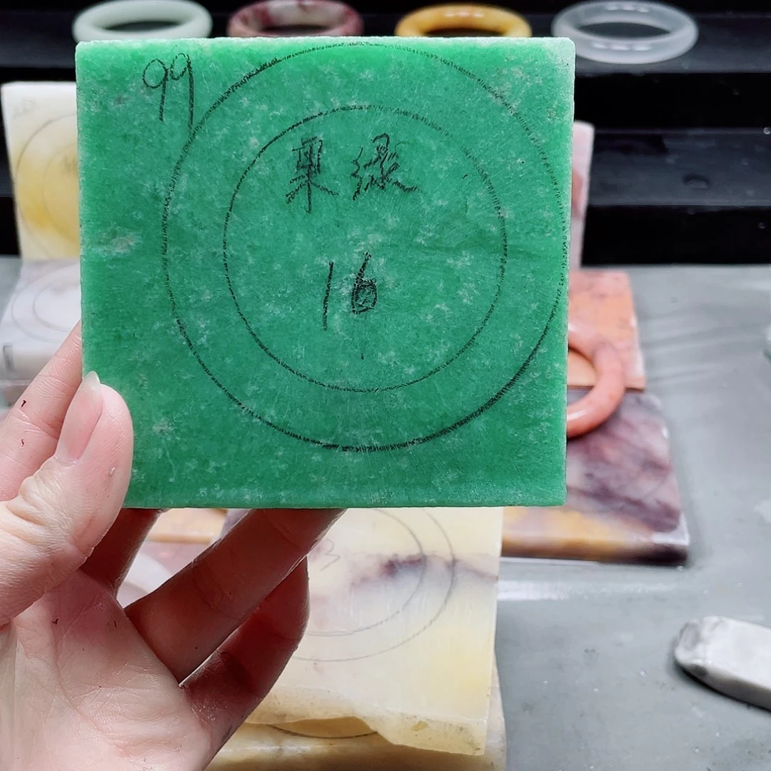 石英质玉手镯未镶嵌定制