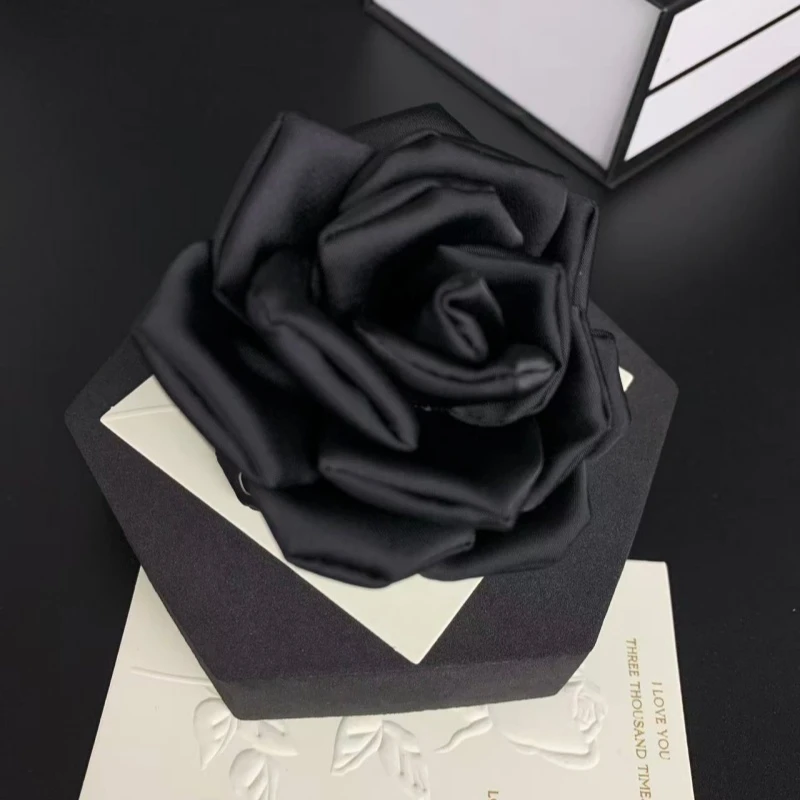 K060【金闪闪】4.5厘米黑色立体玫瑰抓夹