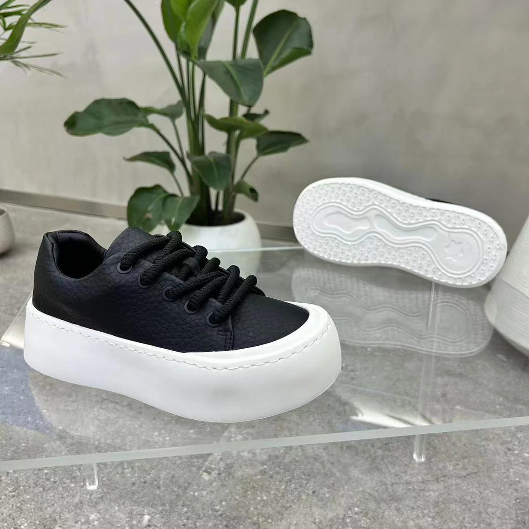 小众简约男板鞋男2025秋季新款荔枝纹皮面小白鞋时尚厚底休闲板鞋