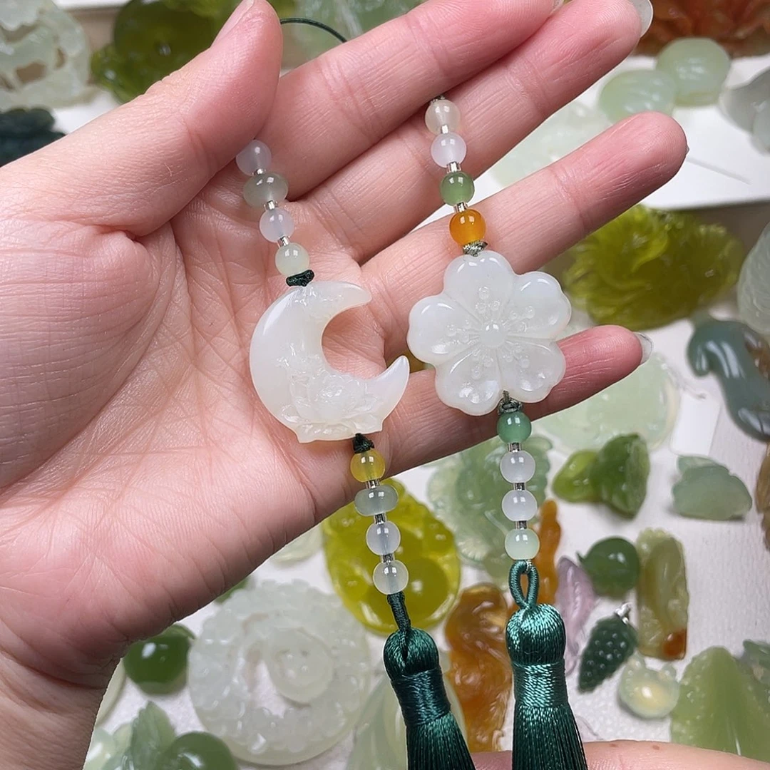 蛇纹石玉未镶嵌颈饰