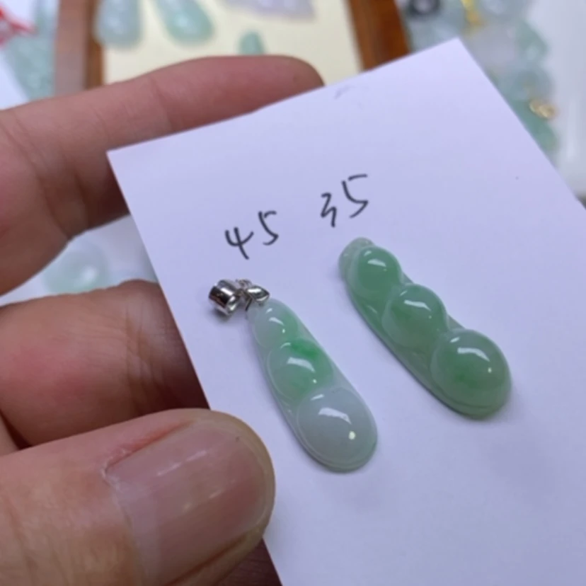 【闪购商品】翡翠未镶嵌吊坠(不含链)心**念