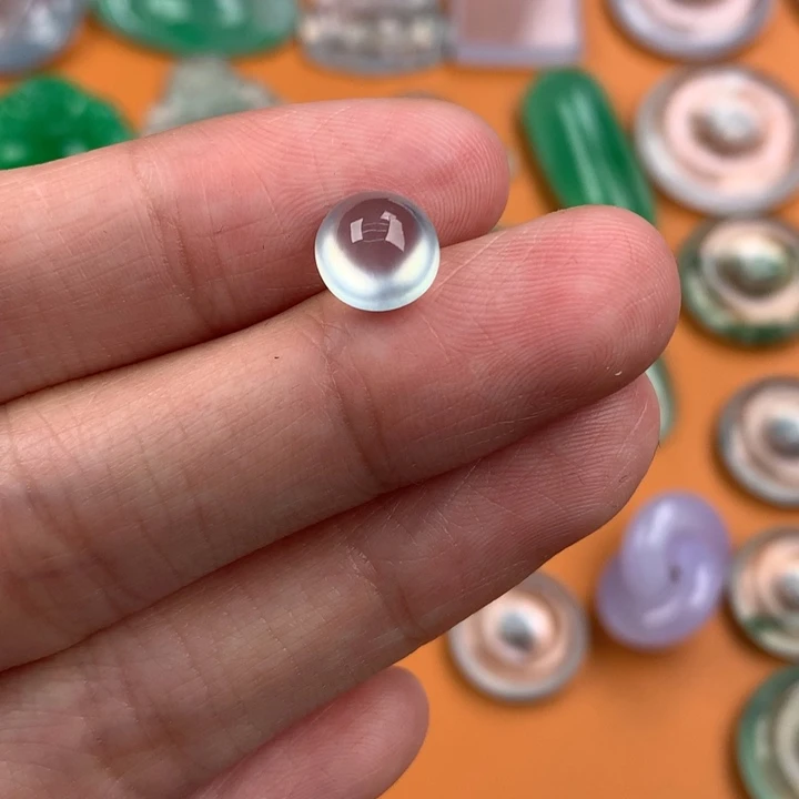 翡翠挂件未镶嵌…