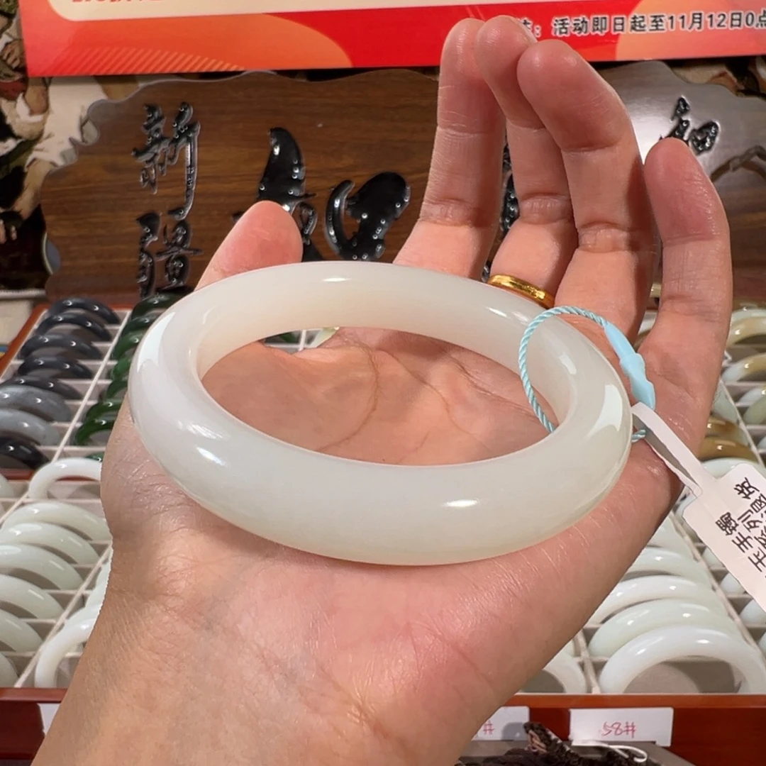 和田玉（白玉）未镶嵌手镯