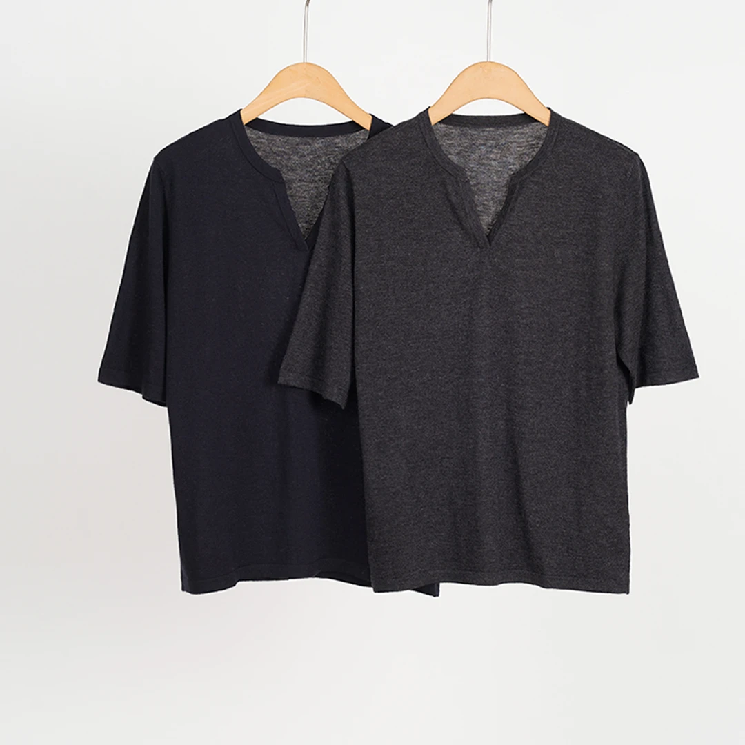 法单早秋Y*L超细美丽诺羊毛极简高智感V领短袖T恤（251633）