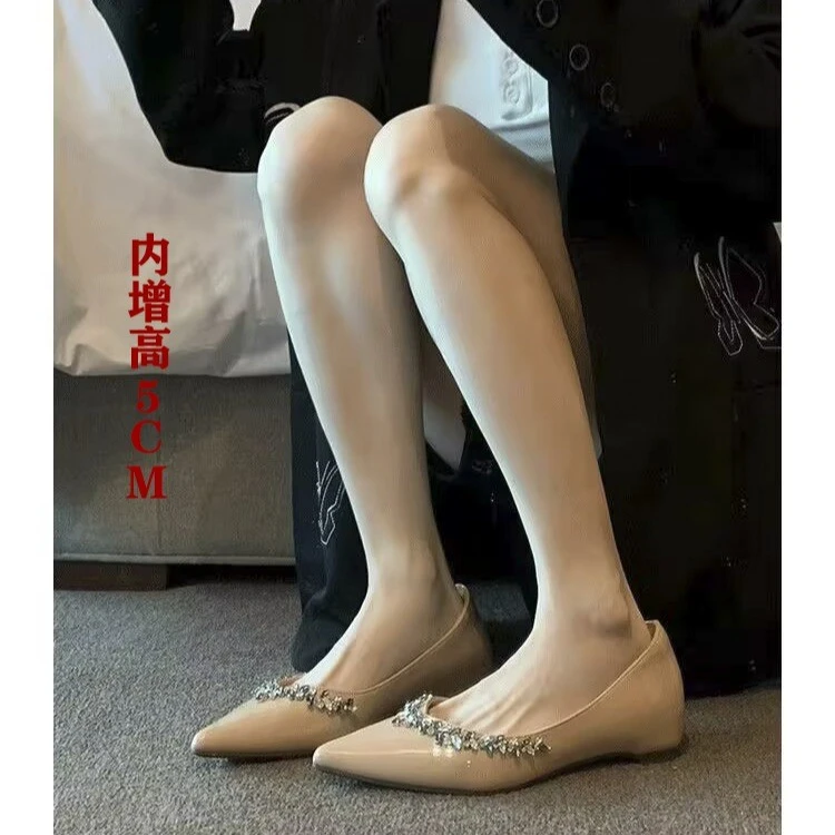 2025年新款法式晚晚风水钻尖头平底鞋女浅口内增高单鞋温柔小皮鞋