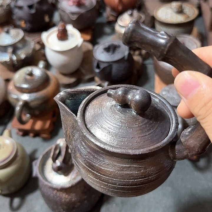 无***．主人杯一个，瓷。品茗之