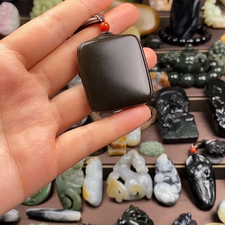 和田玉未镶嵌颈饰被*