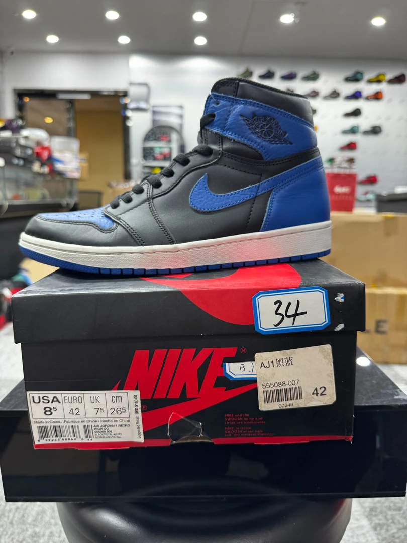 nike  aj1黑蓝  全新原盒  42码  11月9   gui   34