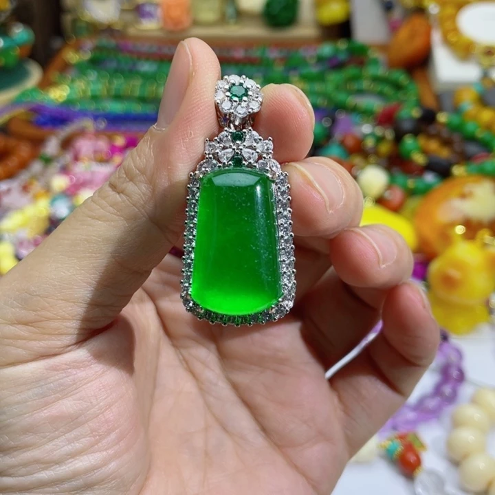树脂制品?***姐34号无事牌吊坠