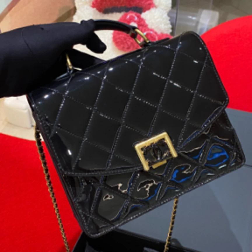 99新 Chanel/香奈儿 Chanel/香奈儿23A新款复古漆皮邮差包/豆腐包
