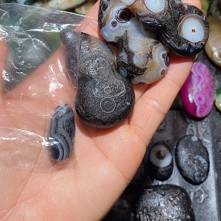 四***莹玛瑙/玉髓颈饰合金