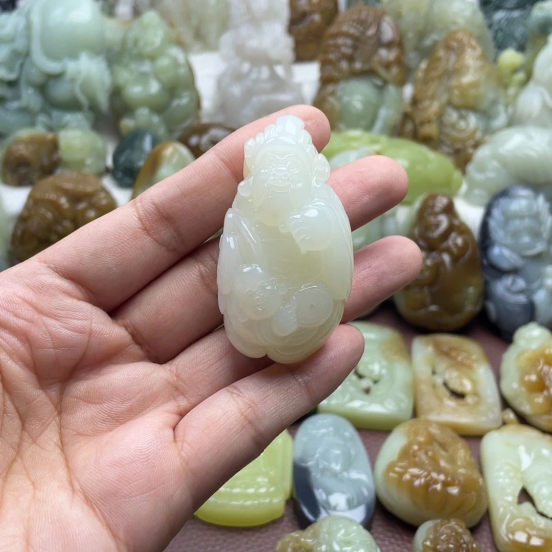 我****颈饰未镶嵌和田玉