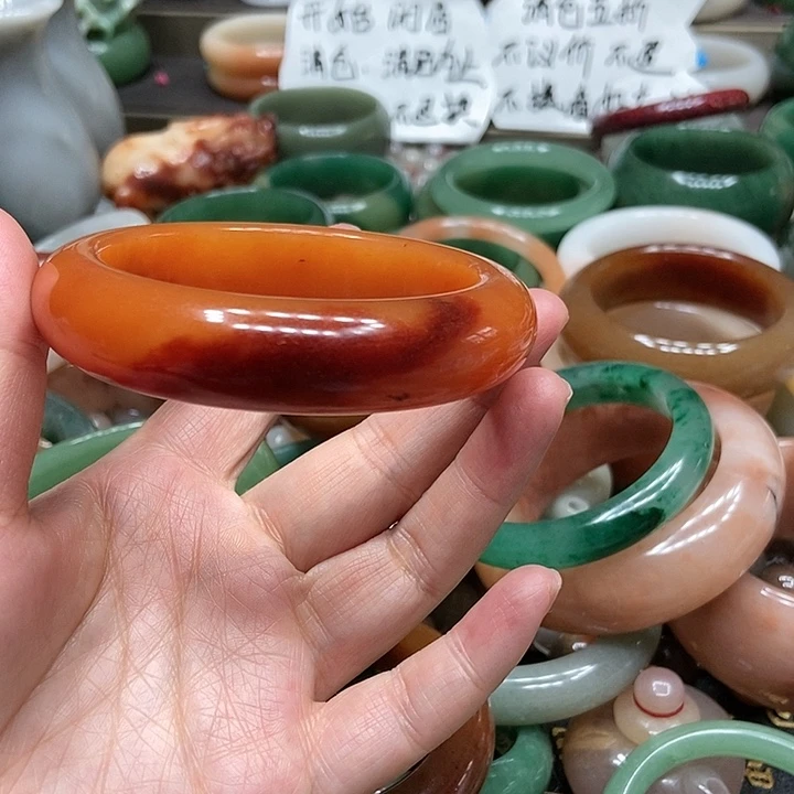 石英质玉手镯未镶嵌