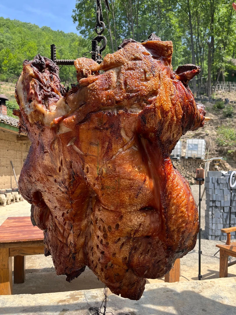 【陈平安家庭农场】特色秘制烤猪肉