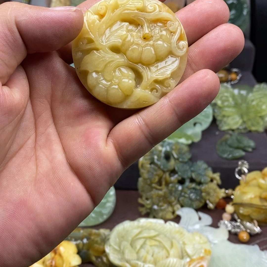 蛇纹石玉未镶嵌吊坠(不含链)