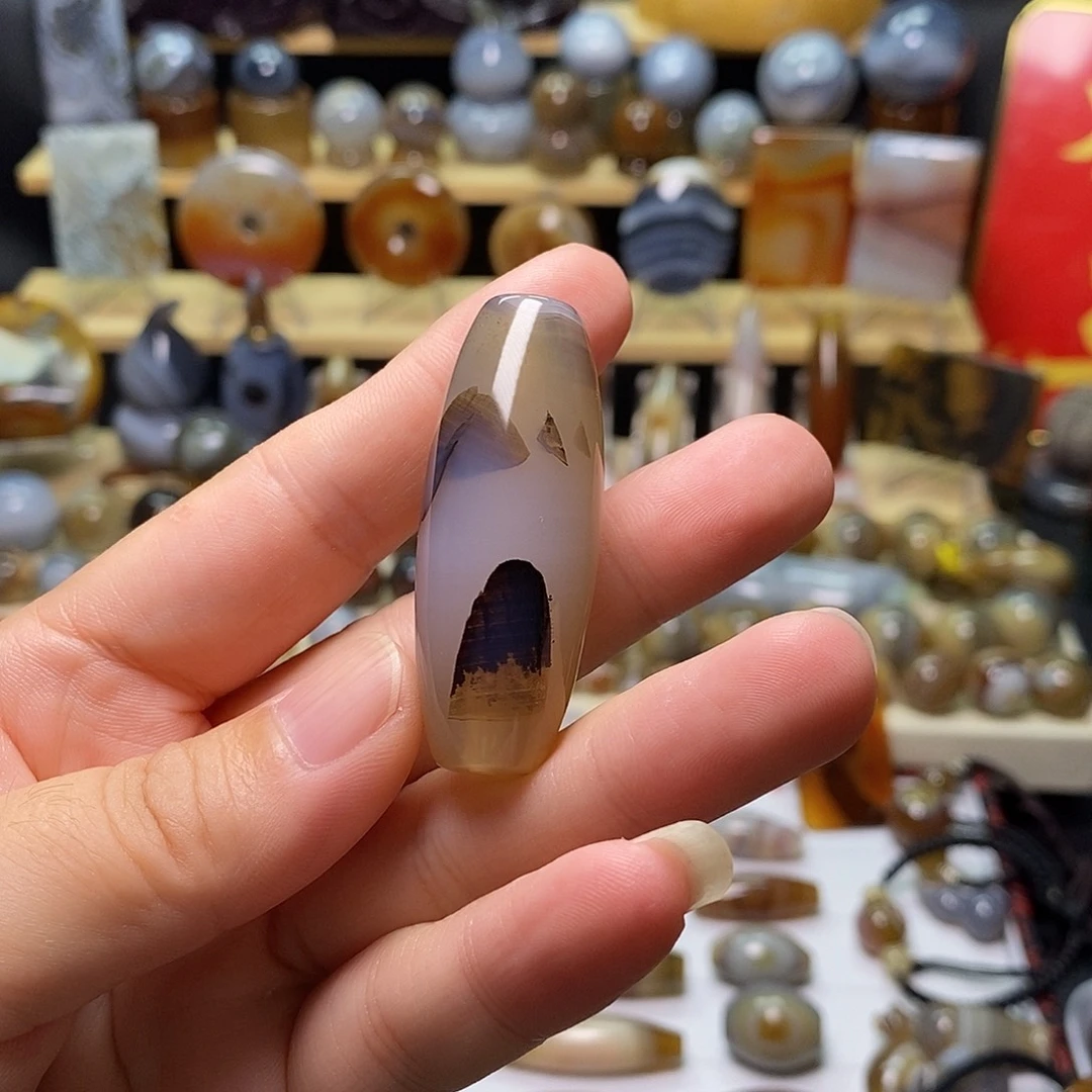 玛瑙/玉髓颈饰未镶嵌一眼靠山