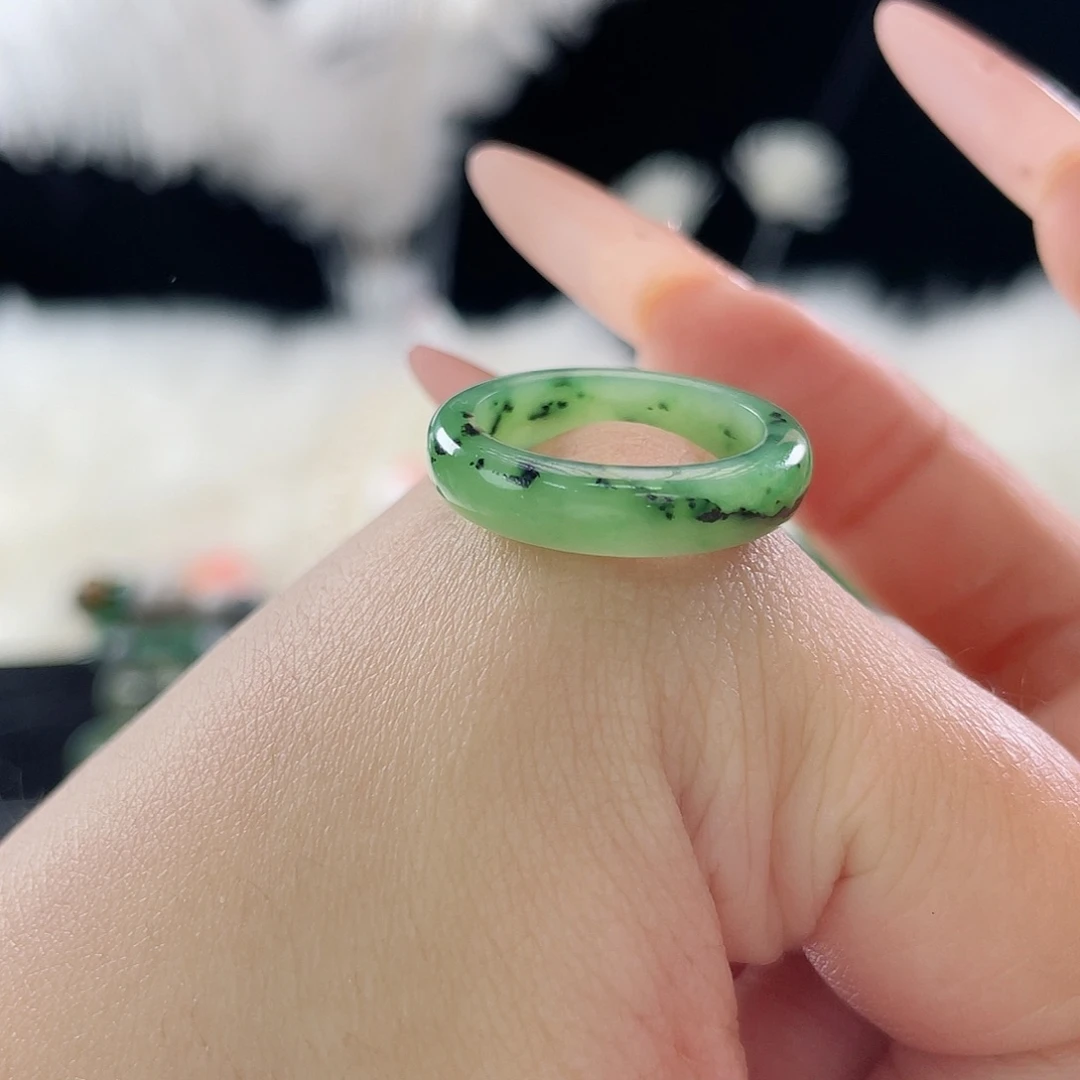 和田玉未镶嵌戒指l96碧玉圆条 17.5。不退换