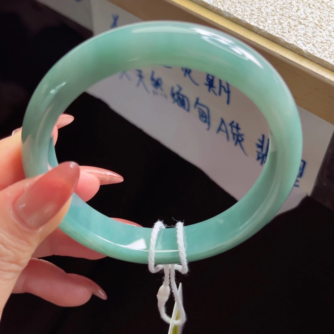 翡翠未镶嵌手镯手镯