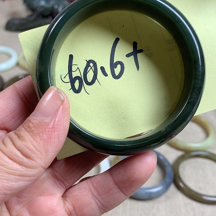 和田玉（糖玉）未镶嵌手镯