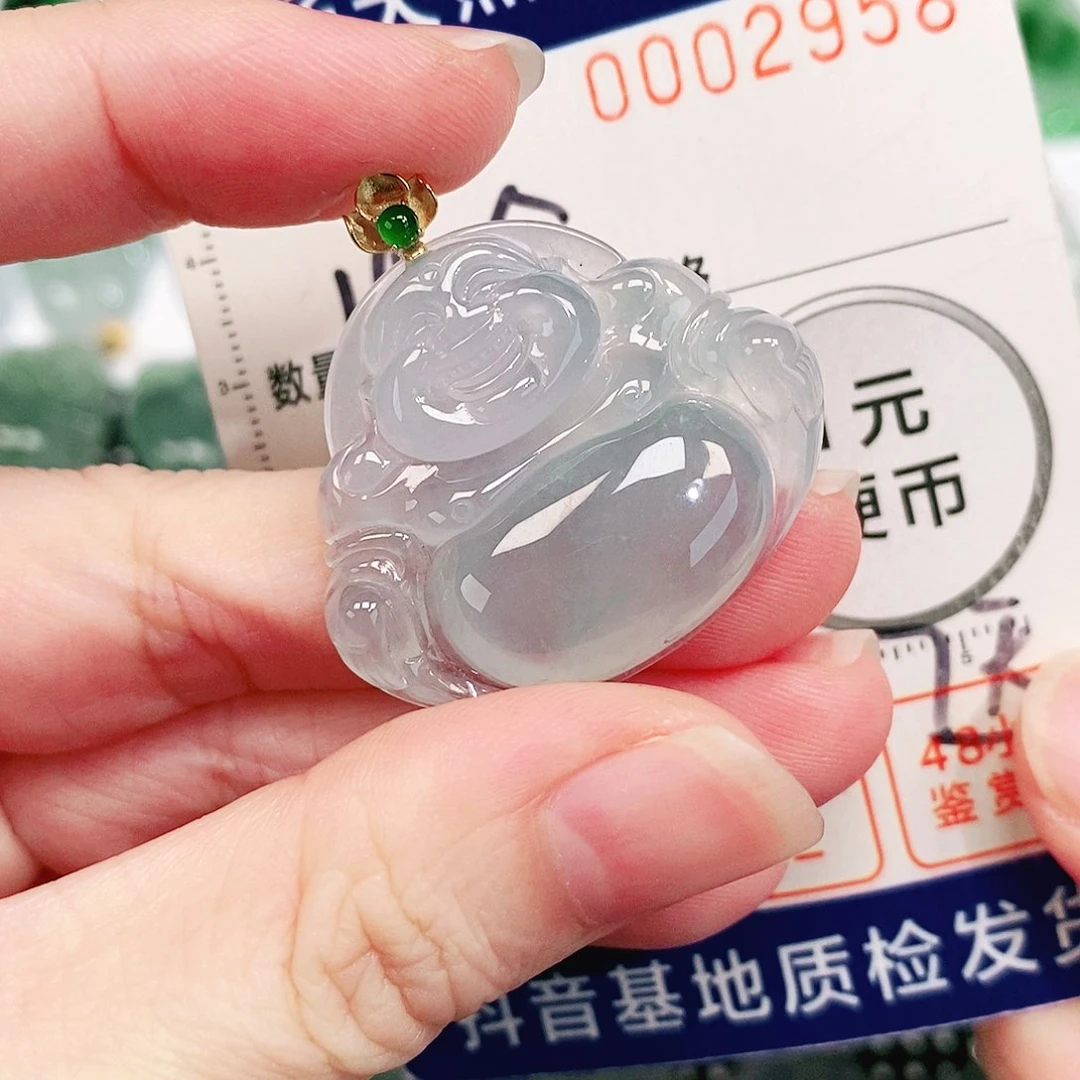 翡翠18K金镶嵌颈饰吊坠