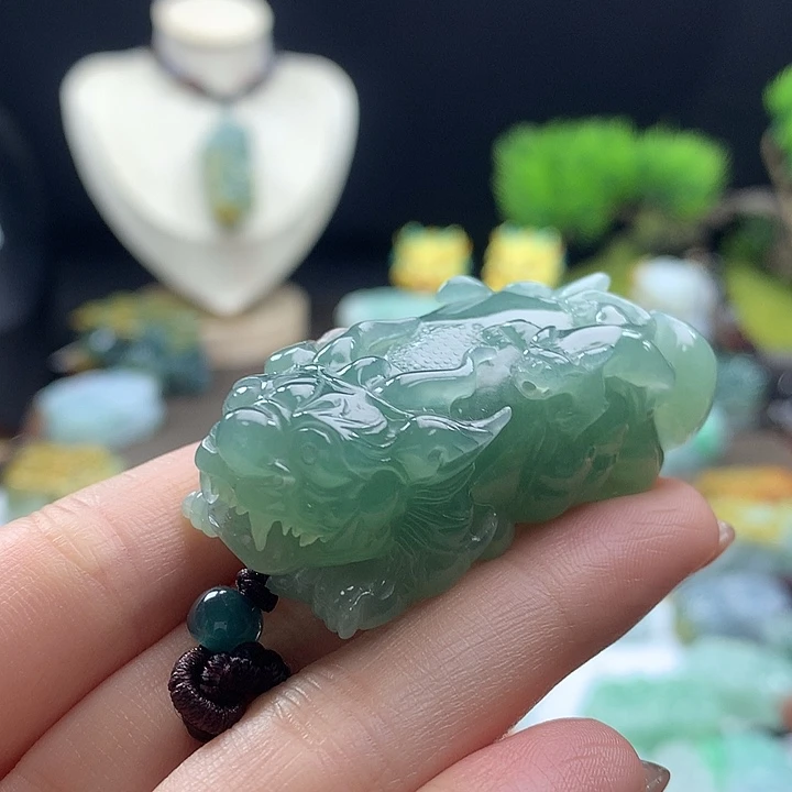 翡翠未镶嵌颈饰貔貅21