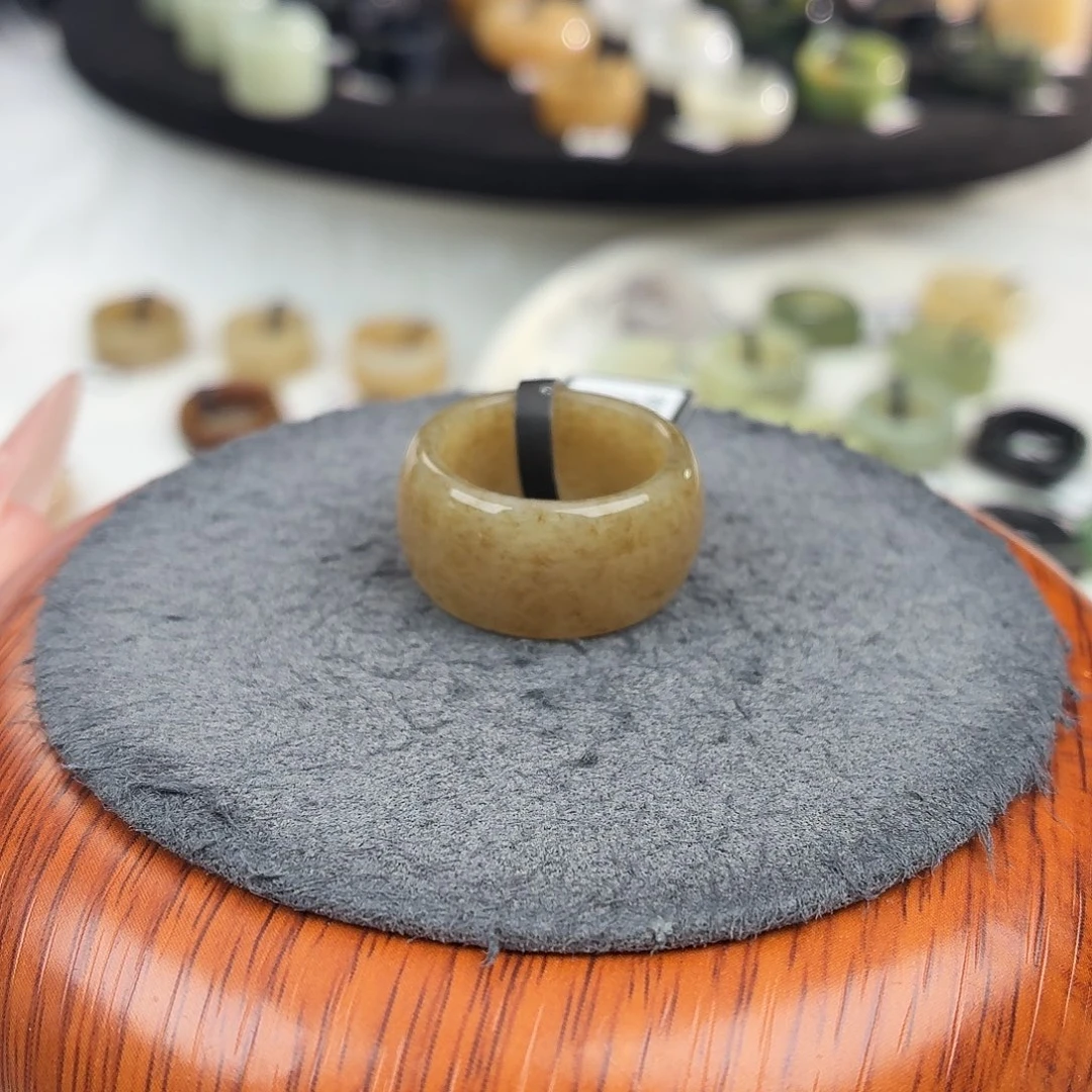 和田玉未镶嵌戒指b94糖花轮胎17.3不退换