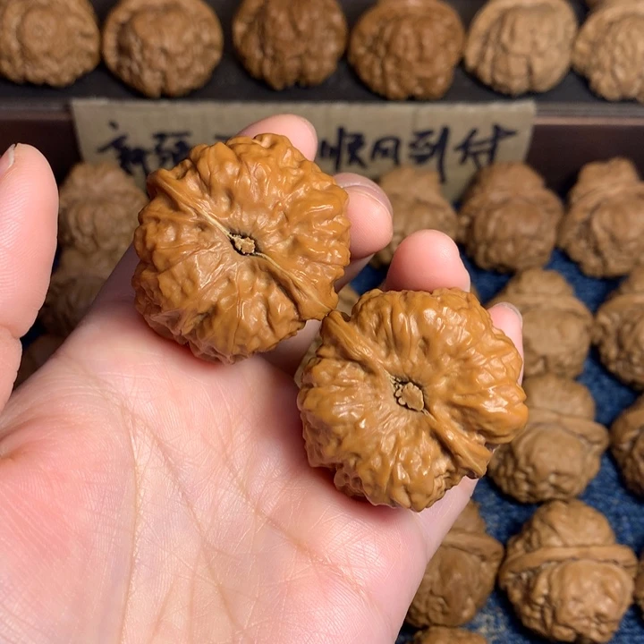 桃核吊坠徐**钙蛤蟆核桃
