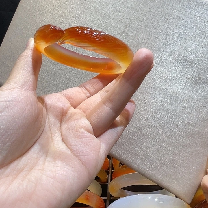 玛瑙/玉髓未镶嵌手镯