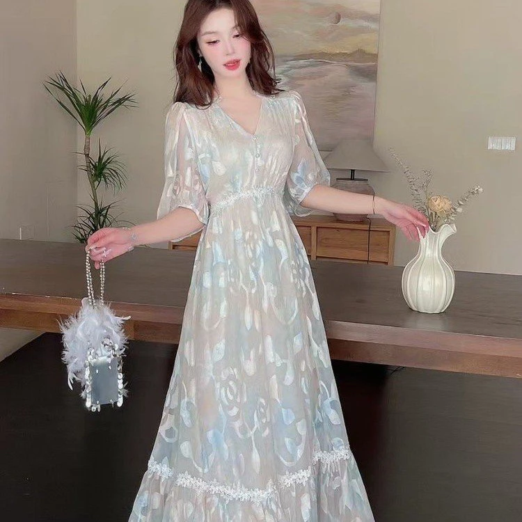 轻奢法式浪漫甜美连衣裙女2025清新气质收腰碎花显瘦过膝仙女长裙