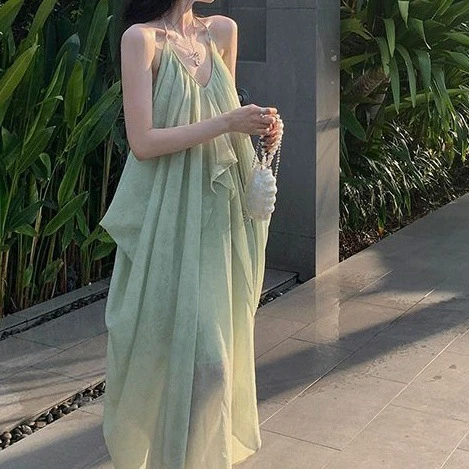 领挂脖吊带连衣裙女2025夏季时尚新款长裙海边度假露背长款裙子