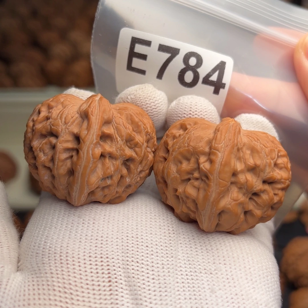 文玩核桃吊坠E784元宝42