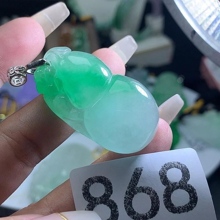 翡翠未镶嵌吊坠(赠链)翡翠