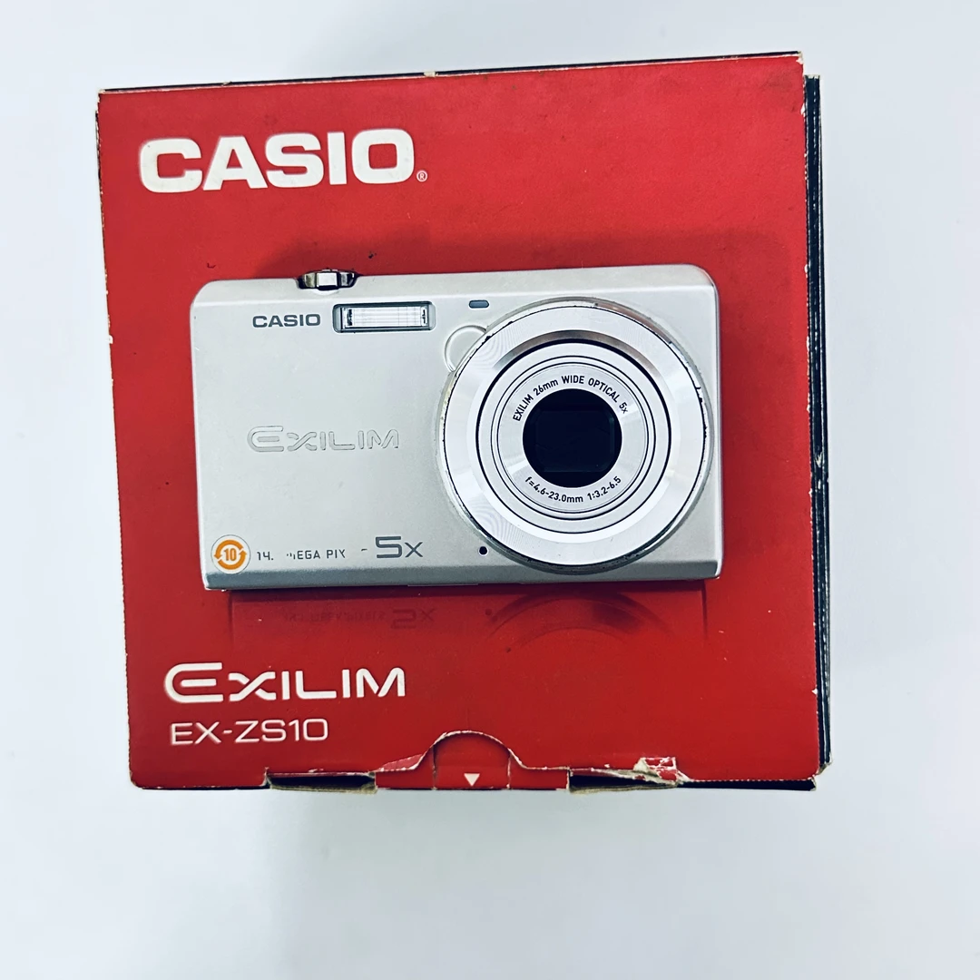 9新 Casio/卡西欧 zs10原盒1400w像素带美颜功能人像推荐模式多