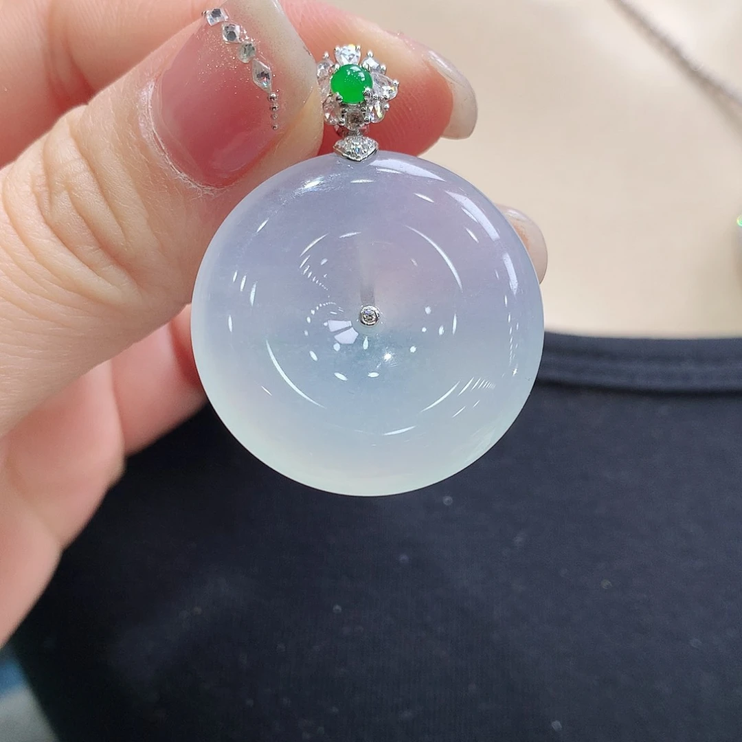 翡翠颈饰18K金镶嵌平安扣