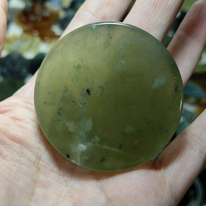 岫玉未镶嵌挂坠款式