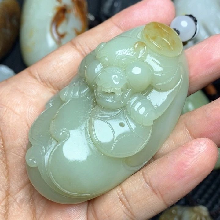 颈饰未镶嵌和田玉