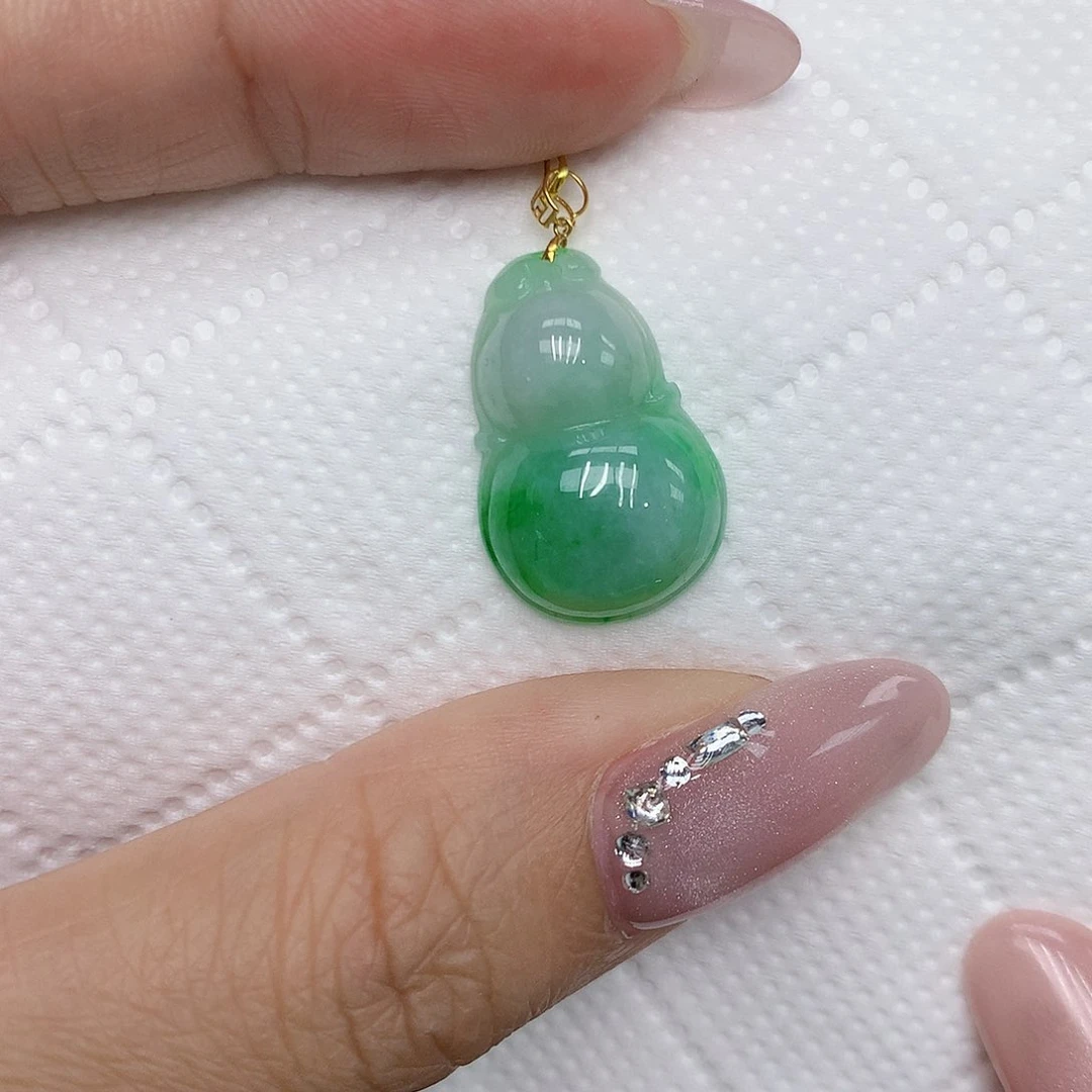 颈饰18K金镶嵌翡翠